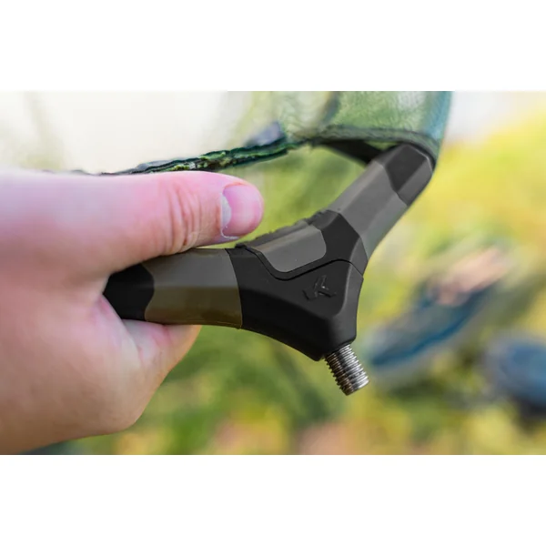 Korum Power Sacadera Triangular Plegable 30 inch - Imagen 3
